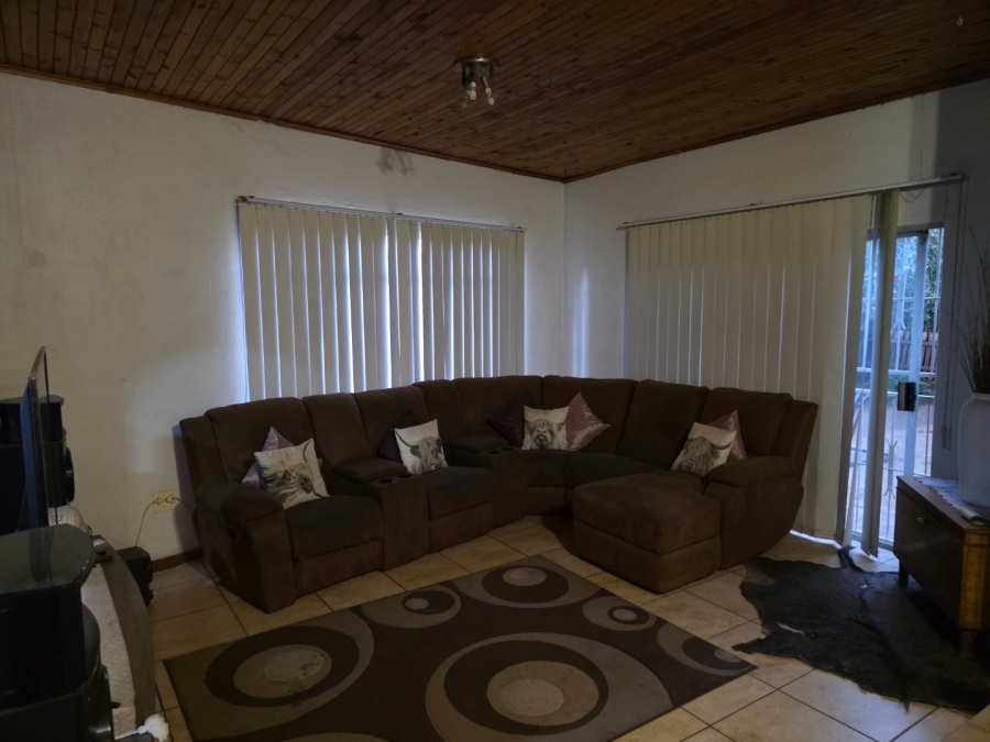 To Let 3 Bedroom Property for Rent in Vaalpark Free State